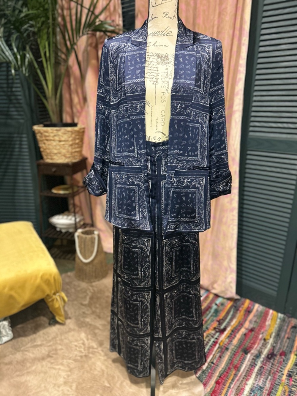 Simply Vera Vera Wang Satin Paisley 2pc Blazer & Trouser Size 4